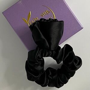 ORGANIC 100% PURE MULBERRY SILK 4cm HAIR ROSE BLACK COLOR SCRUNCHIES BY FUN SILK